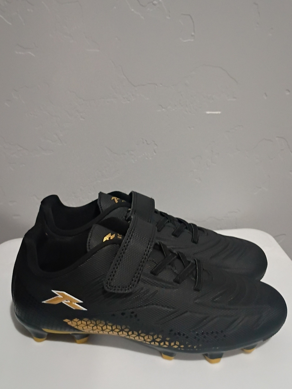 Kids Black and Gold Soccer Cleats - Picture 4 of 7